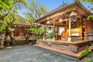 rumah adat bali